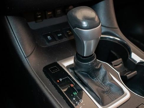 Used 2019 Toyota Highlander Limited AWD/4WD image 35