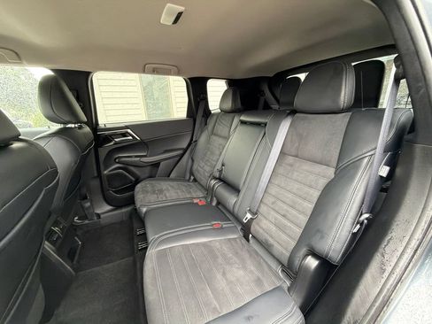 Used 2024 Mitsubishi Outlander SE FWD image 39