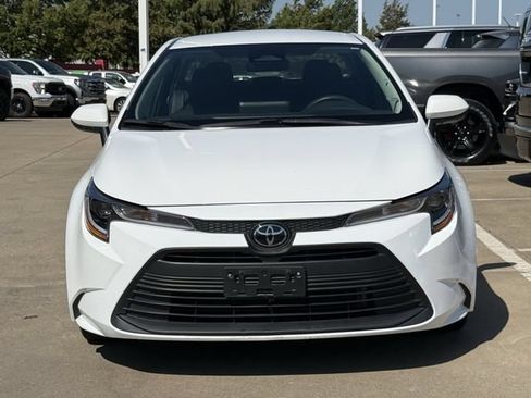Used 2024 Toyota Corolla LE FWD image 8