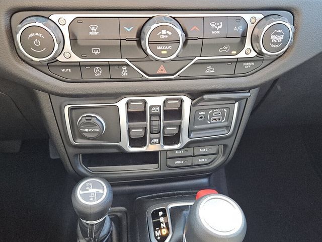Used 2025 Jeep Gladiator Sport AWD/4WD image 19