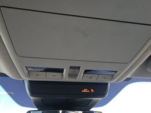 Used 2025 MAZDA MAZDA3 s image 47