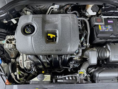 Used 2019 Hyundai Elantra SE w/ Cargo Package image 38