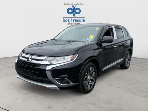 Used 2017 Mitsubishi Outlander ES FWD image 2