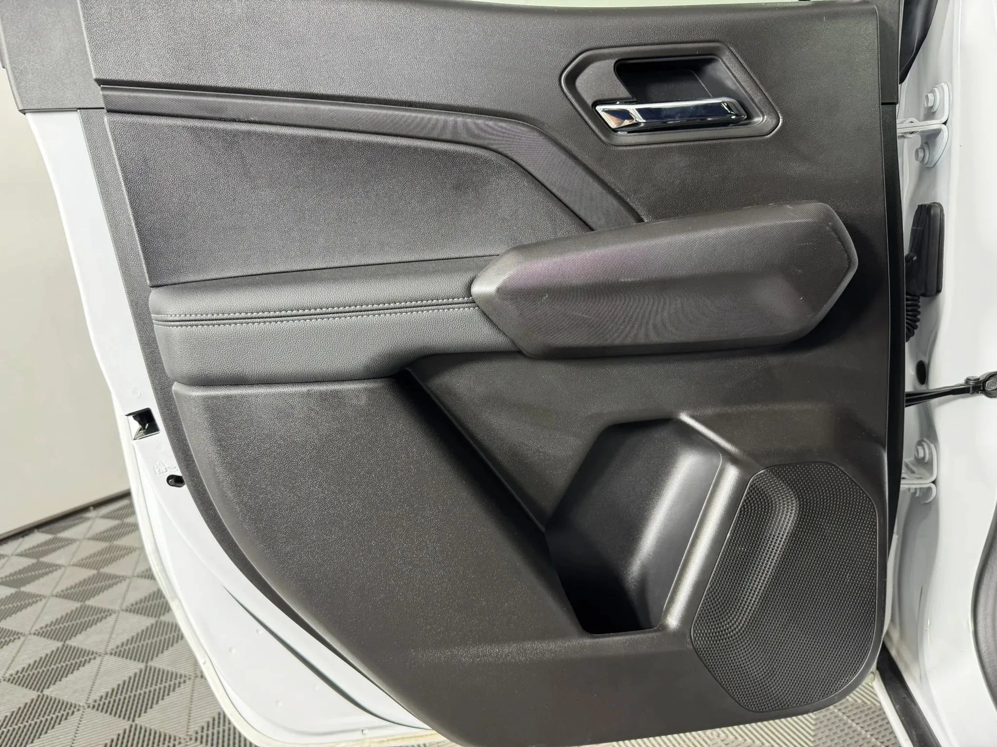 Used 2025 GMC Canyon Elevation AWD/4WD image 39