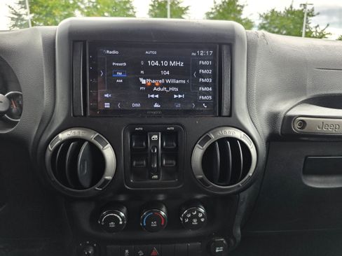 Used 2017 Jeep Wrangler Unlimited Sport w/ Quick Order Package 24S AWD/4WD image 10
