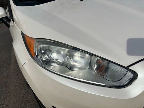 Used 2016 Ford Fiesta Titanium image 4