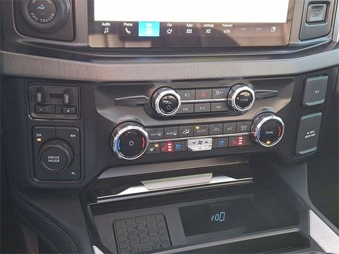 Used 2025 Ford F450 Platinum w/ FX4 Off-Road Package image 18