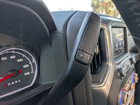 Used 2022 Chevrolet Silverado 1500 LT w/ Z71 Off-Road Package AWD/4WD image 23