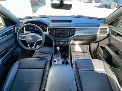 Used 2022 Volkswagen Atlas Cross Sport SE image 2