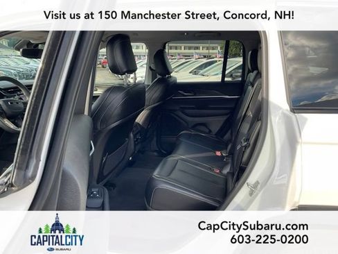 Used 2023 Jeep Grand Cherokee Limited AWD/4WD image 16