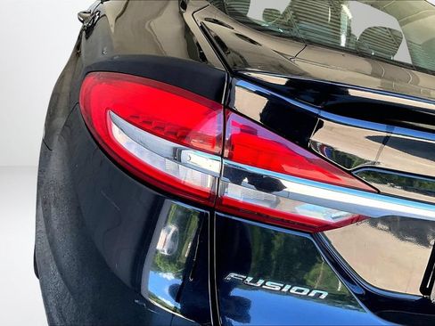 Used 2017 Ford Fusion Titanium FWD image 23