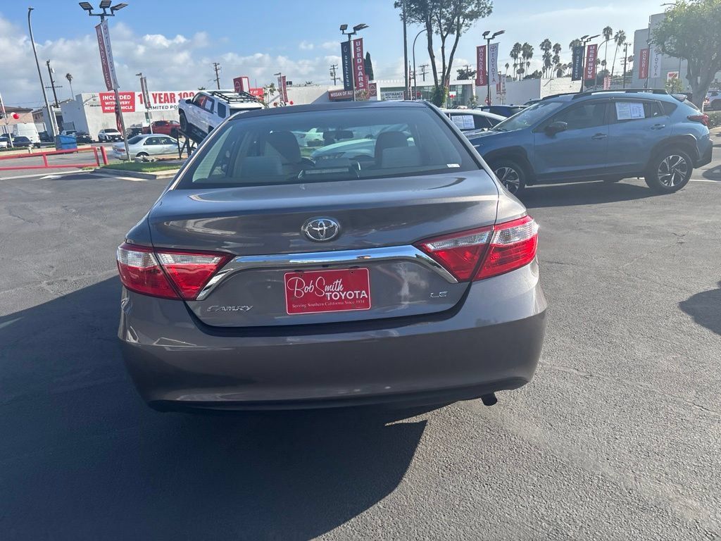 Used 2017 Toyota Camry LE FWD image 5