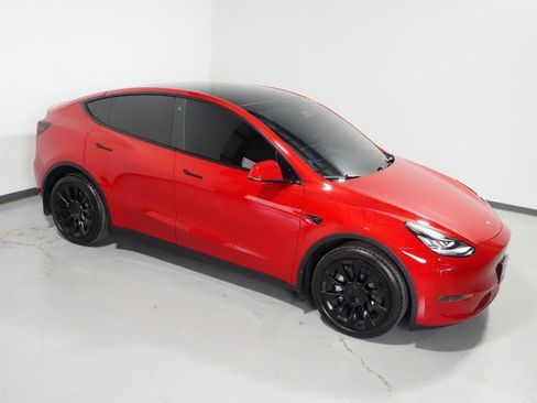 Used 2023 Tesla Model Y Long Range AWD/4WD image 12
