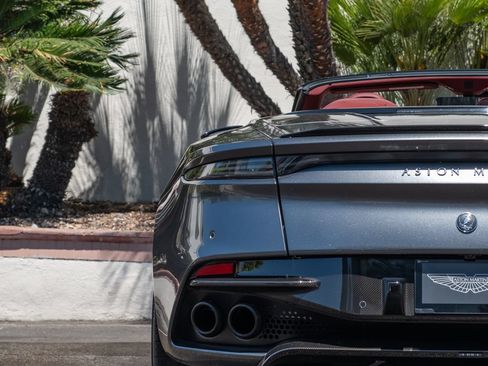 Used 2020 Aston Martin DBS Superleggera Volante RWD image 15