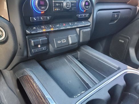 Used 2020 Chevrolet Silverado 1500 High Country w/ Technology Package image 29