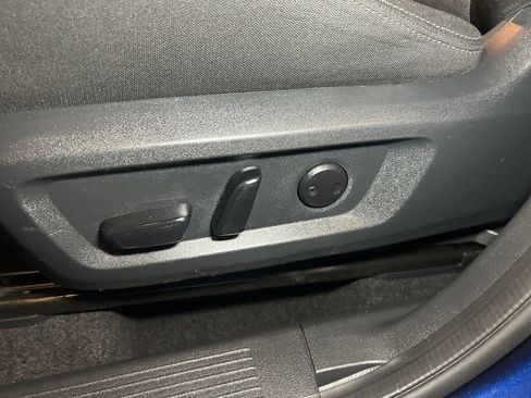 Used 2025 Nissan Rogue SV AWD/4WD image 23