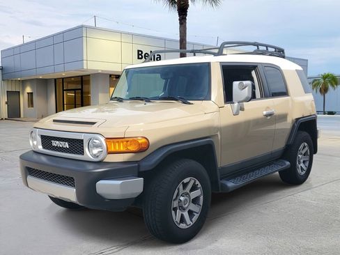 Used 2014 Toyota FJ Cruiser 4WD w/ Upgrade Package image 1