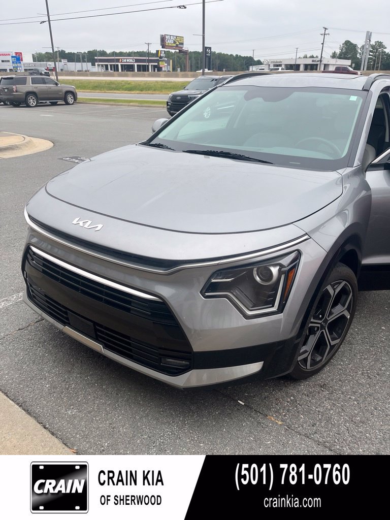Used 2023 Kia Niro EX Touring FWD image 1