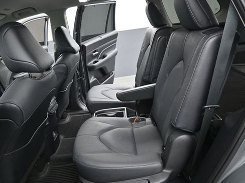 Used 2025 Toyota Grand Highlander FWD image 12