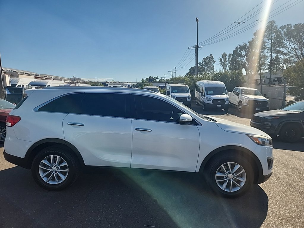 Used 2018 Kia Sorento FWD image 16