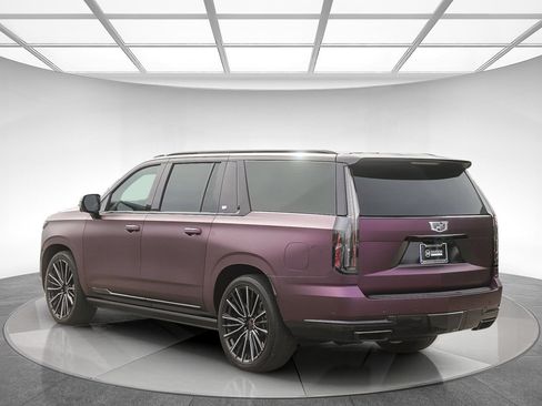 Used 2025 Cadillac Escalade ESV Sport Platinum AWD/4WD image 3