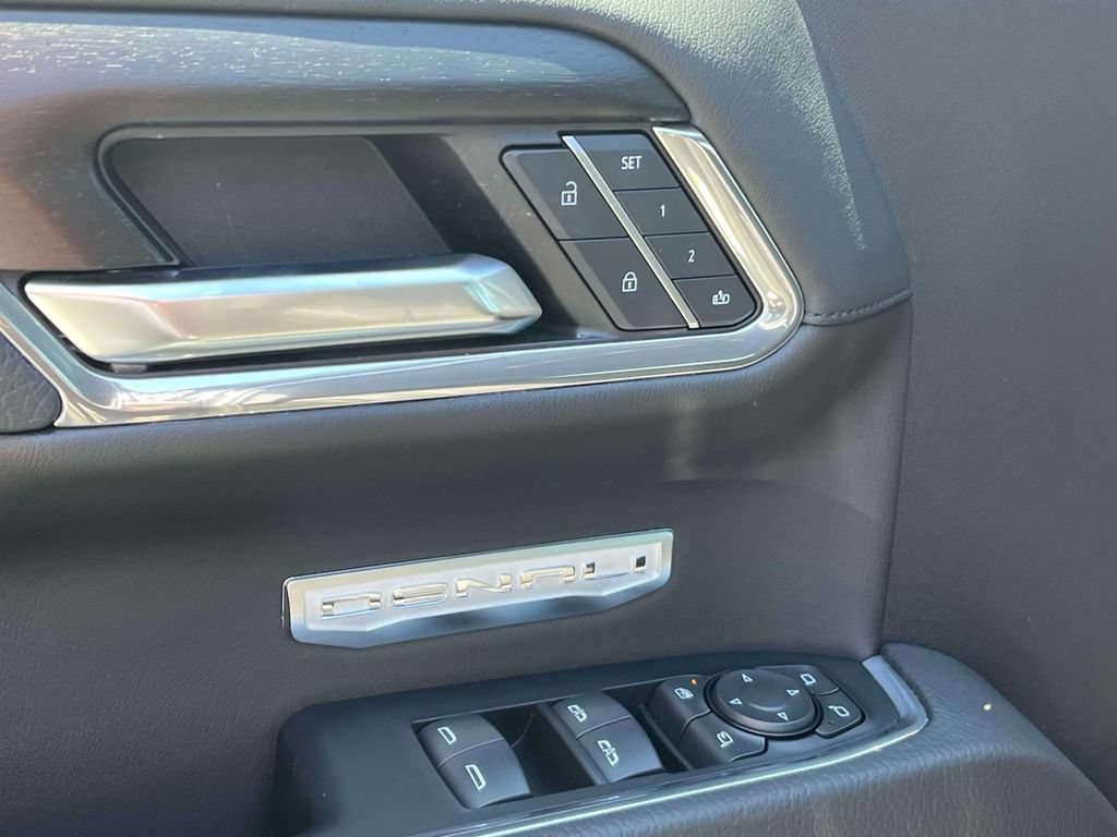 Used 2024 GMC Sierra 1500 Denali w/ Technology Package AWD/4WD image 25