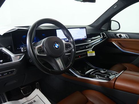 Certified 2024 BMW X7 xDrive40i w/ Executive Package image 12
