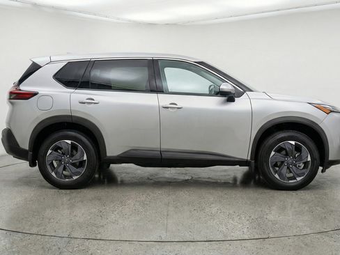 Used 2025 Nissan Rogue SV image 11