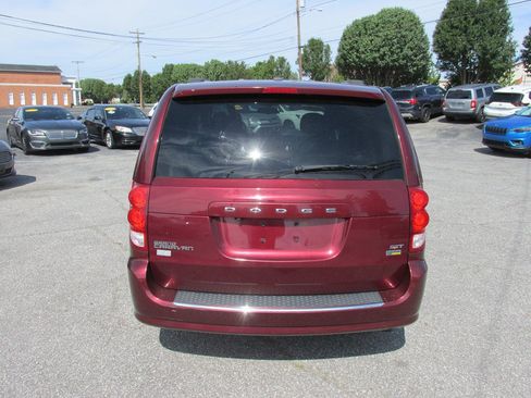 Used 2017 Dodge Grand Caravan SXT FWD image 4