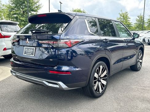 Used 2025 Mitsubishi Outlander SE AWD/4WD image 8