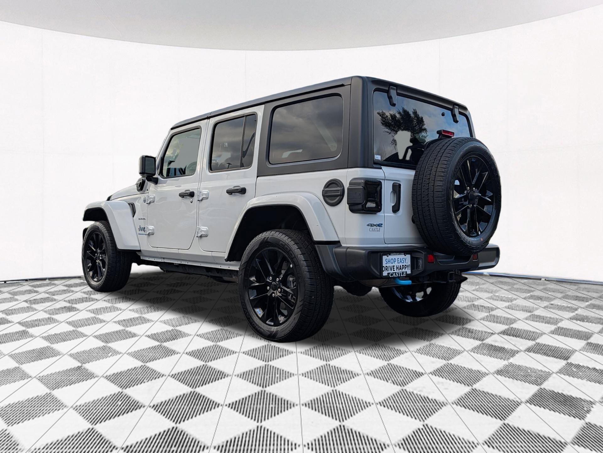 Used 2023 Jeep Wrangler Unlimited Sahara AWD/4WD image 14