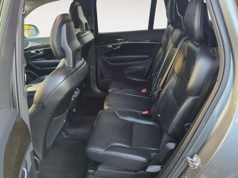 Used 2018 Volvo XC90 T6 Momentum w/ Convenience Package image 16