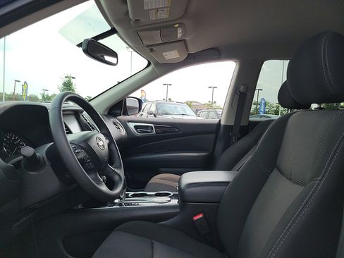 Used 2020 Nissan Pathfinder SV image 13