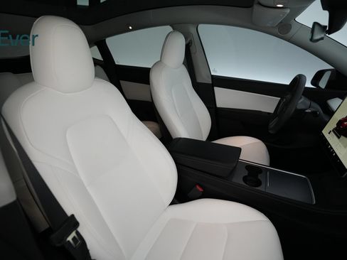 Used 2022 Tesla Model Y Performance AWD/4WD image 23