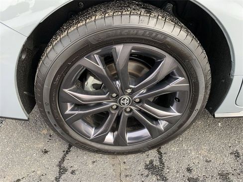 Used 2025 Toyota Sienna XSE image 36