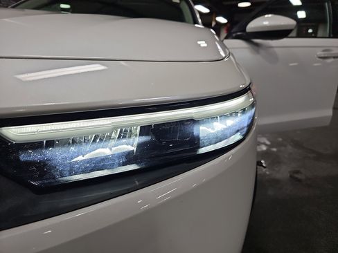 Used 2023 Honda Accord EX image 31