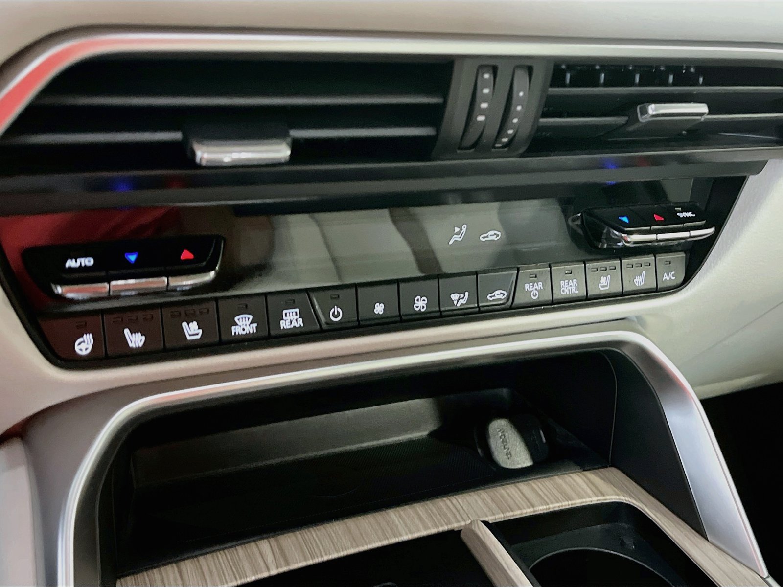 Used 2025 MAZDA CX-90 Plug-In Hybrid w/ Premium Plus AWD/4WD image 16