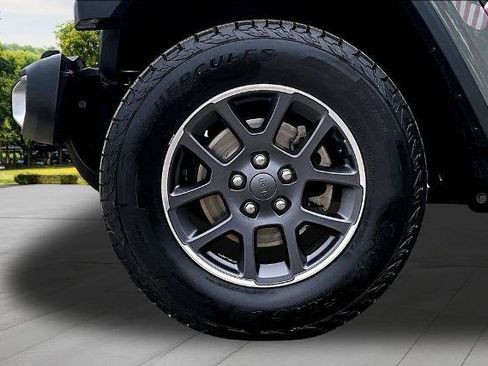 Used 2021 Jeep Gladiator Overland AWD/4WD image 9