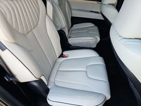 Used 2024 Hyundai Palisade Limited image 17