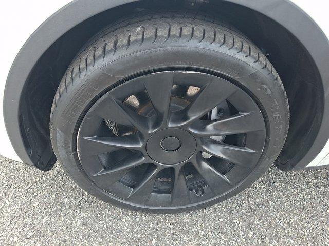 Used 2021 Tesla Model Y Long Range AWD/4WD image 4