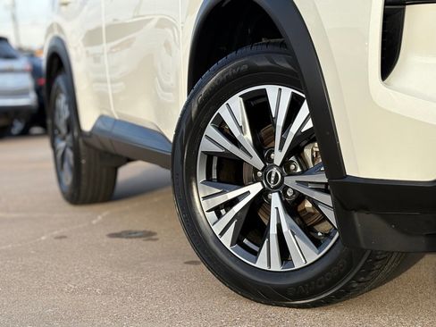 Certified 2023 Nissan Rogue SV image 13