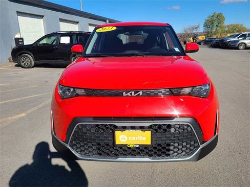 Used 2023 Kia Soul LX image 3