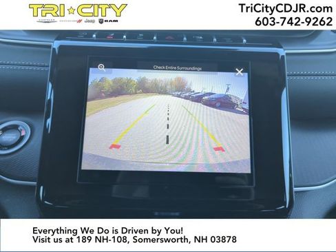 New 2025 Jeep Grand Cherokee L Laredo image 19