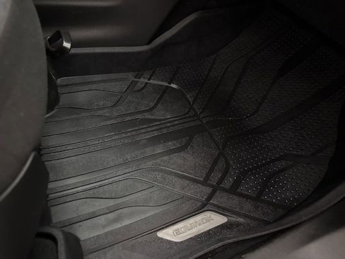 Used 2024 Chevrolet Equinox LT image 50