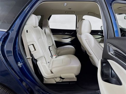 Used 2024 Buick Enclave Essence image 25