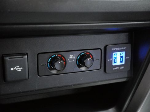 Used 2020 Toyota 4Runner Limited image 30