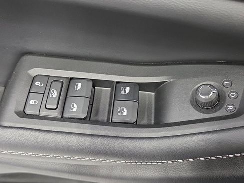 Used 2024 Jeep Grand Cherokee Limited w/ Black Appearance Package image 32