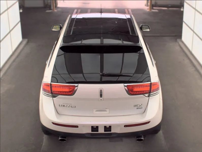 Used 2015 Lincoln MKX AWD w/ Equipment Group 102A image 4