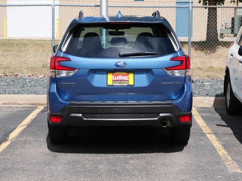Used 2023 Subaru Forester Limited AWD/4WD image 7