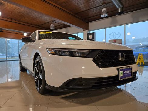 Used 2023 Honda Accord Sport image 8